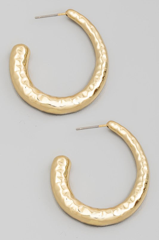 TEXTURED OVAL HOOP EARRINGS