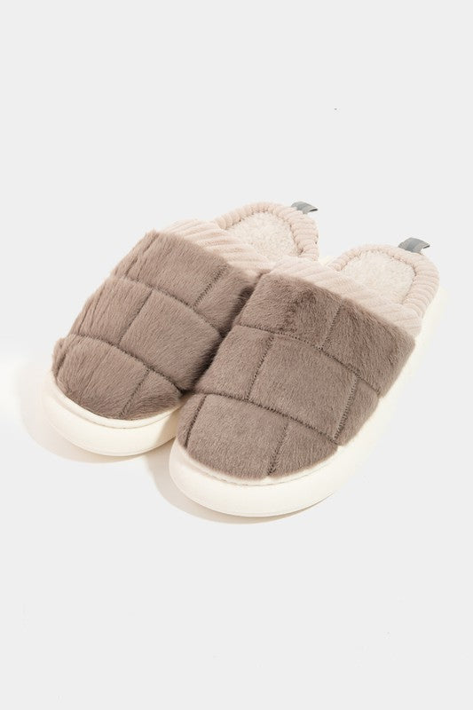 THICK FLUFFY SLIPPERS