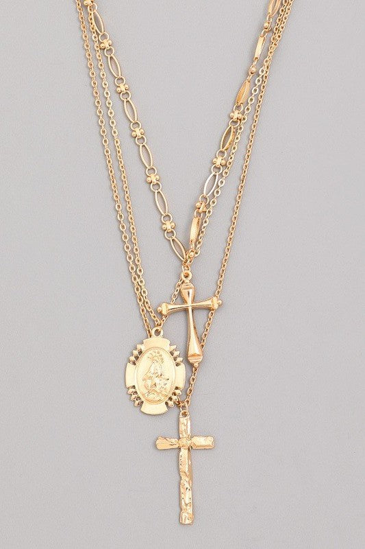 LAYERED METALLIC CROSS PENDANT NECKLACE