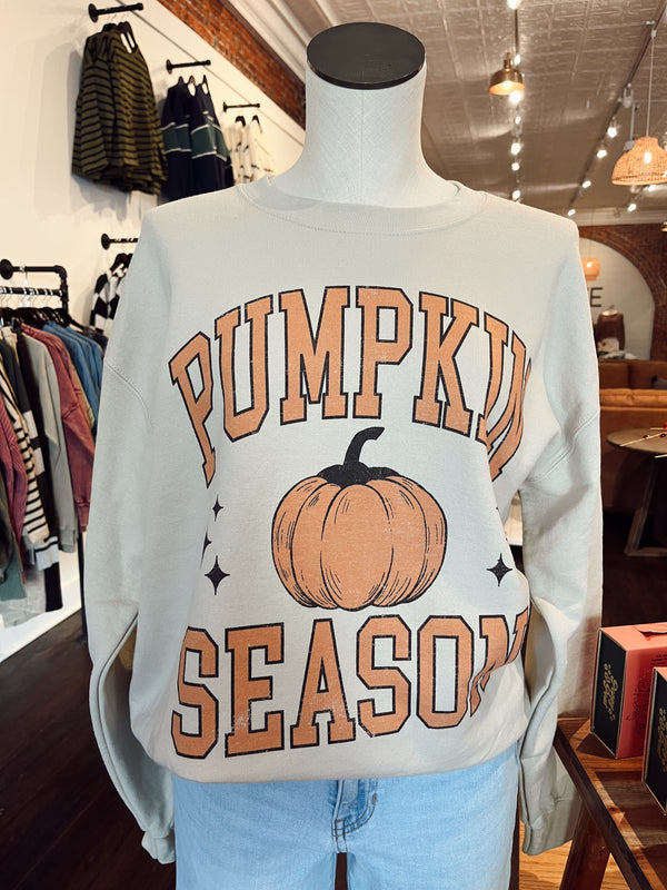 PUMPKIN SEASON GRAPHIC SWEATSHIRT