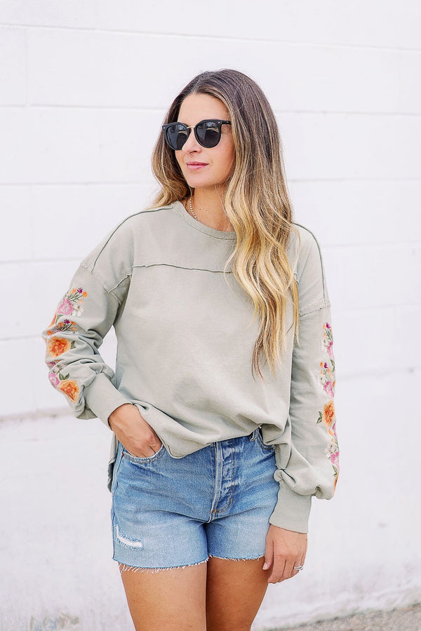 ALL THAT YOU NEED EMBROIDERED PULLOVER