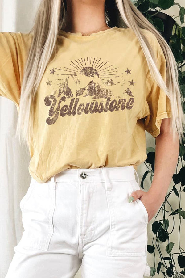 YELLOWSTONE GRAPHIC CROP TEE